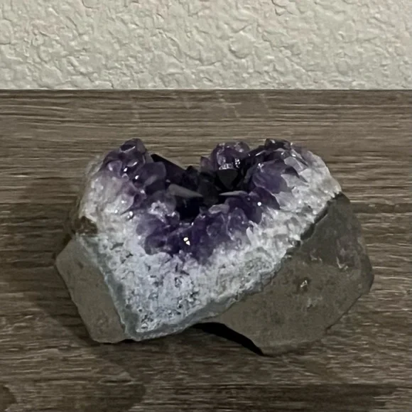 🖤 Grade A Uruguayan Standing Amethyst Crystal Quartz 2.5”by 2.5” - Picture 5 of 13